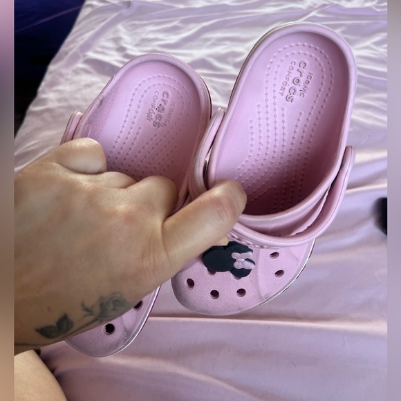 CROCS Kids Light Pink Sandals with Fun Charms - Picture 3 of 4